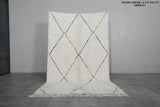 Moroccan rug 5.1 X 8.1 Feet