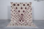 Handmade Moroccan Azilal Rug – 4.1 x 5.8 FT, Beige with Burgundy and Brown Accents