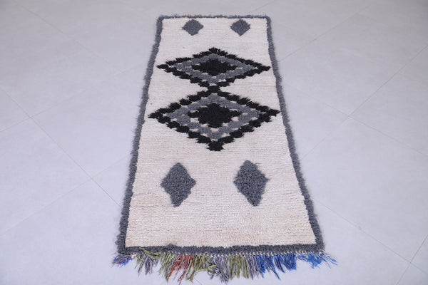 Vintage handmade moroccan berber rug 2.6 FT X 6.5 FT