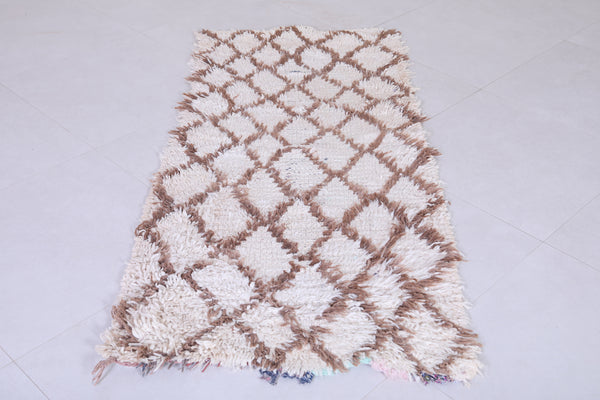 Moroccan berber runner rug – 2.6 x 5.5 FT, ivory with brown diamond pattern