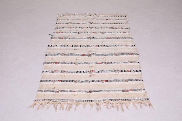 Handwoven kilim 3.2 FT x 5.9 FT – Moroccan wool rug with classic geometric patterns