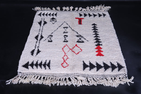 All wool Azilal berber Moroccan rug , 3.3 FT X 4.9 FT