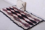 Vintage handmade moroccan berber rug 2.5 FT X 5.3 FT