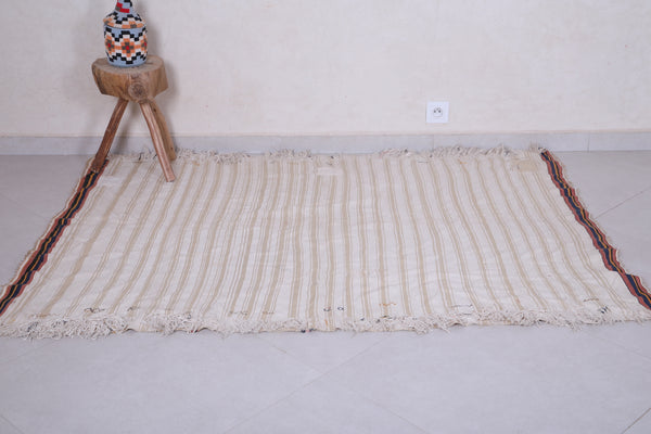 Vintage Moroccan handwoven kilim rug 4.2 FT x 5.6 FT – Traditional geometric pattern