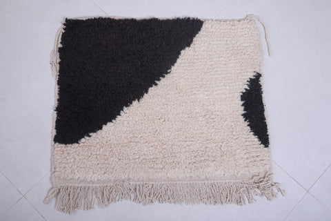 Small vintage handmade moroccan rug 2.1 FT X 1.9 FT