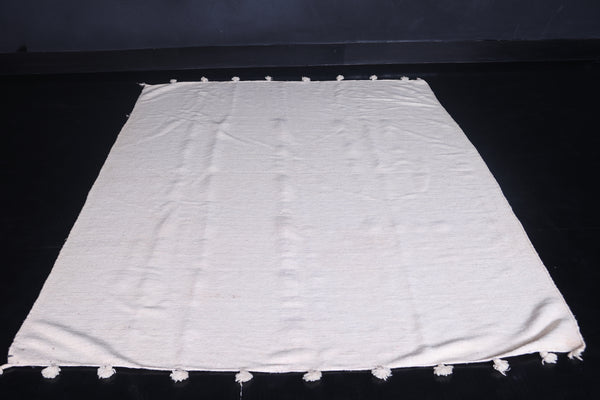 Beige handwoven Moroccan berber rug - 5.8 FT X 7.6 FT