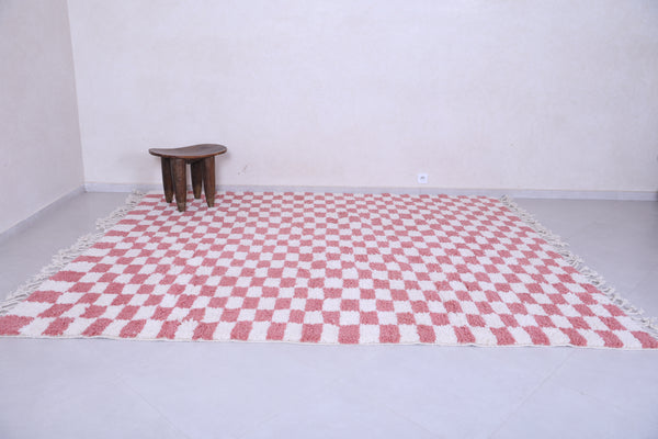 Pink & white checkered custom size rug – Handmade & elegant design
