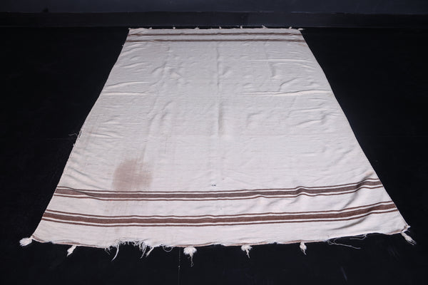 Beautiful Handwoven berber moroccan rug 5.5 FT X 8.6 FT