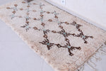 Vintage handmade moroccan berber rug 2.7 FT X 5.9 FT
