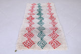 Vintage handmade moroccan berber rug 2.6 FT X 5.3 FT