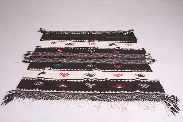Square flatwoven Moroccan berber rug – 4.4 FT x 4.6 FT | Vibrant geometric design