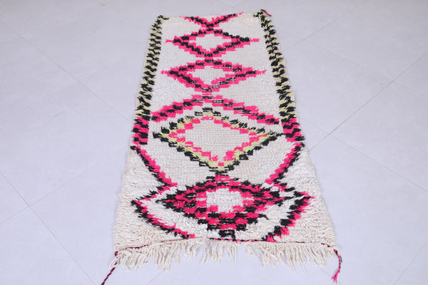 Moroccan runner rug – Vibrant pink geometric pattern 2.6 x 5.7 FT