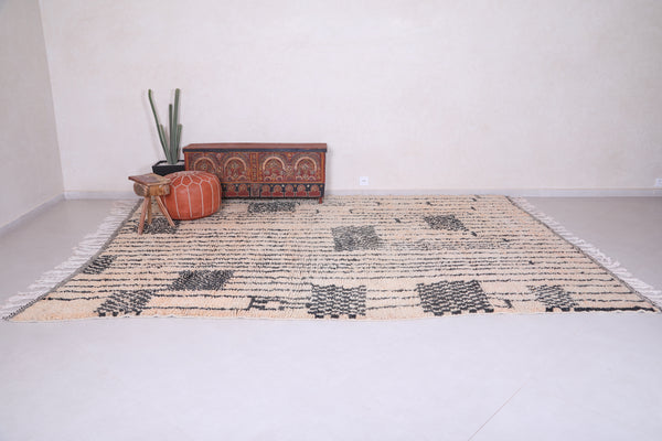 Custom Creamy Rug with Geometric patterns