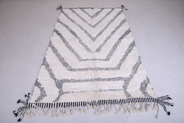 Handmade Moroccan beni ourain rug | 4.8 x 8.3 ft | Luxurious wool carpet