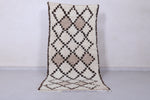 Elegant Moroccan Berber Rug – 2.8 x 6.3 ft, Neutral Diamond Pattern