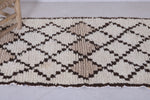 Elegant Moroccan Berber Rug – 2.8 x 6.3 ft, Neutral Diamond Pattern