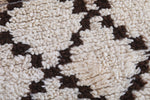 Elegant Moroccan Berber Rug – 2.8 x 6.3 ft, Neutral Diamond Pattern