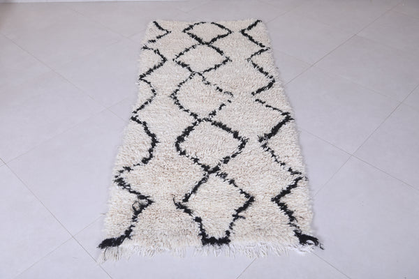 2.6 x 6.2 ft Moroccan berber rug – Ivory & black diamond pattern