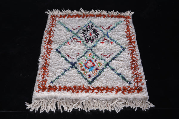 Moroccan handmade rug – 2.4 x 3.3 ft, Ivory with multi-color diamond pattern