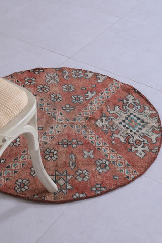 Vintage handmade round rug 4.4 FT X 7.3 FT